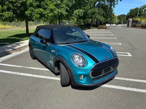 Used 2016 MINI Cooper Convertible image 9