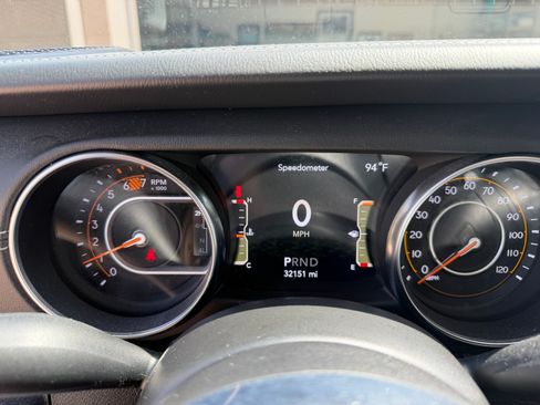 Used 2021 Jeep Wrangler Unlimited Sahara w/ Uconnect 4C Nav & Sound Group AWD/4WD image 10