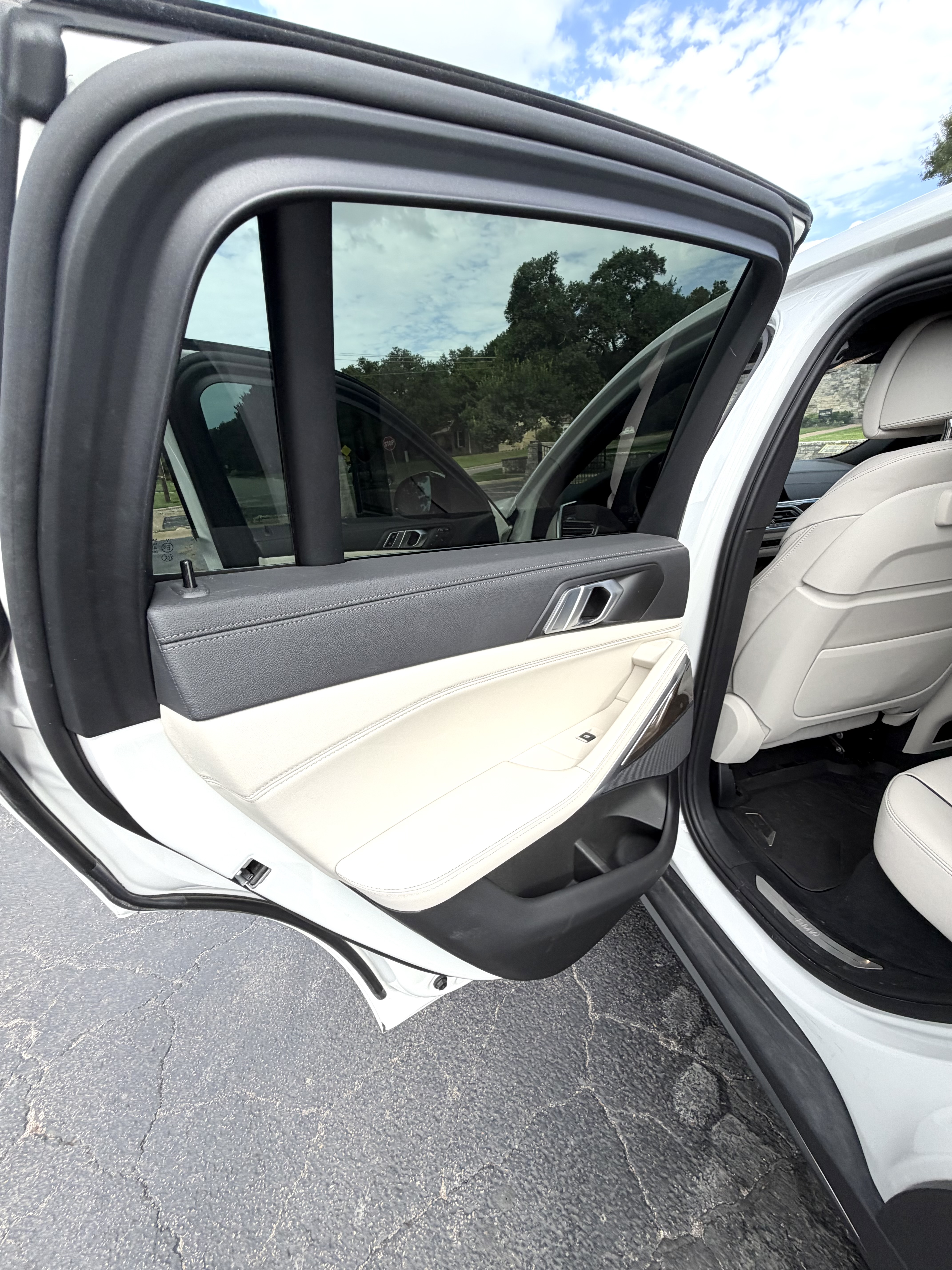 Used 2023 BMW X6 xDrive40i w/ Premium Package AWD/4WD image 15