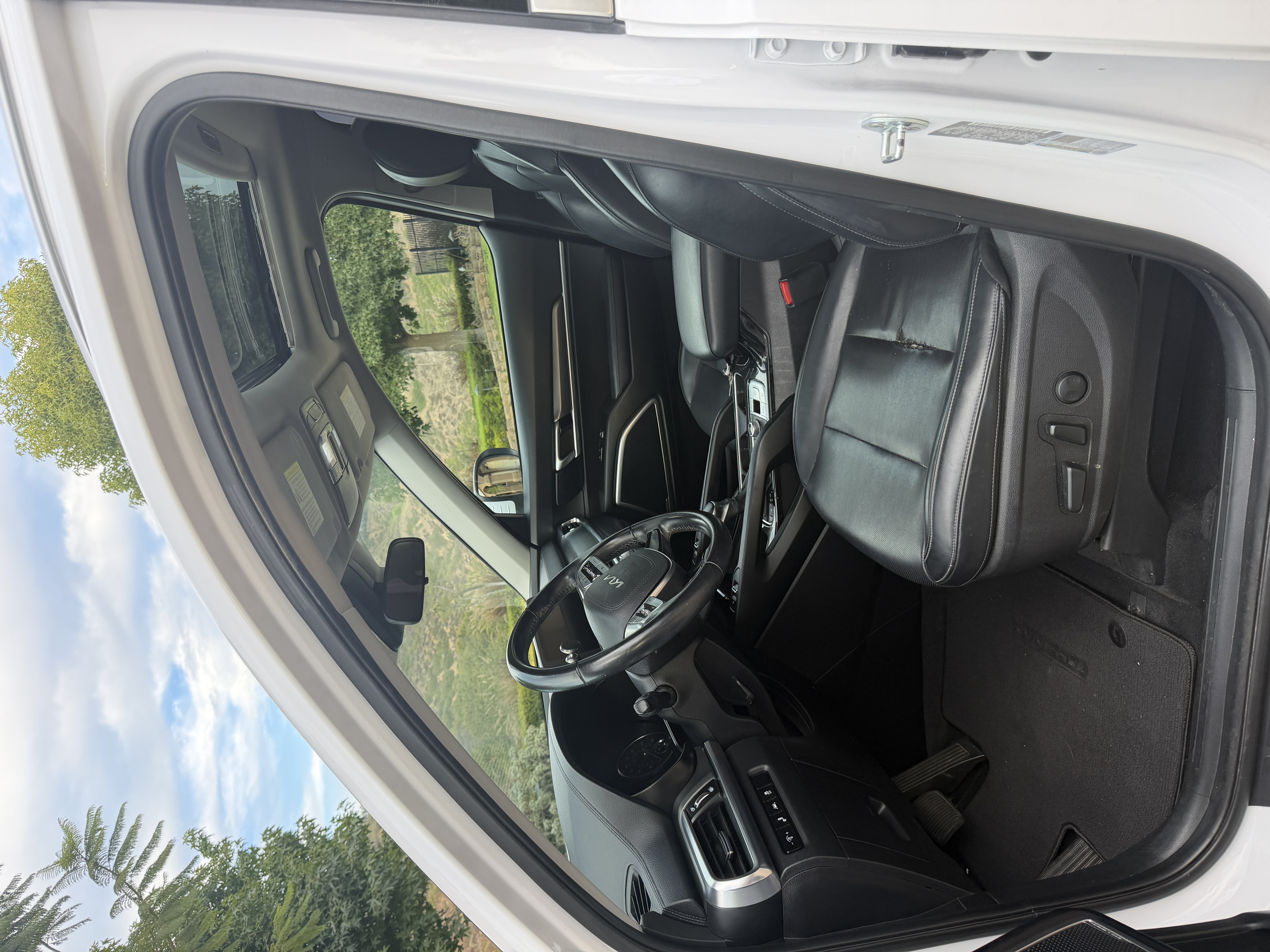 Used 2022 Kia Telluride S FWD image 5