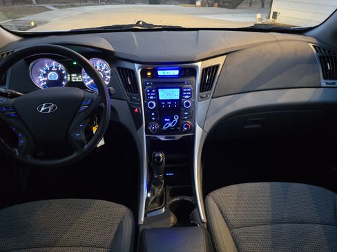 Used 2011 Hyundai Sonata GLS image 15