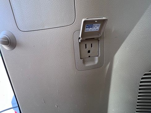 Used 2010 Lexus LX 570 4WD image 14