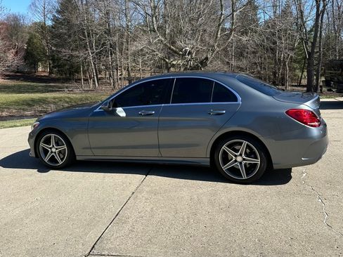Used 2017 Mercedes-Benz C 300 4MATIC Sedan image 4