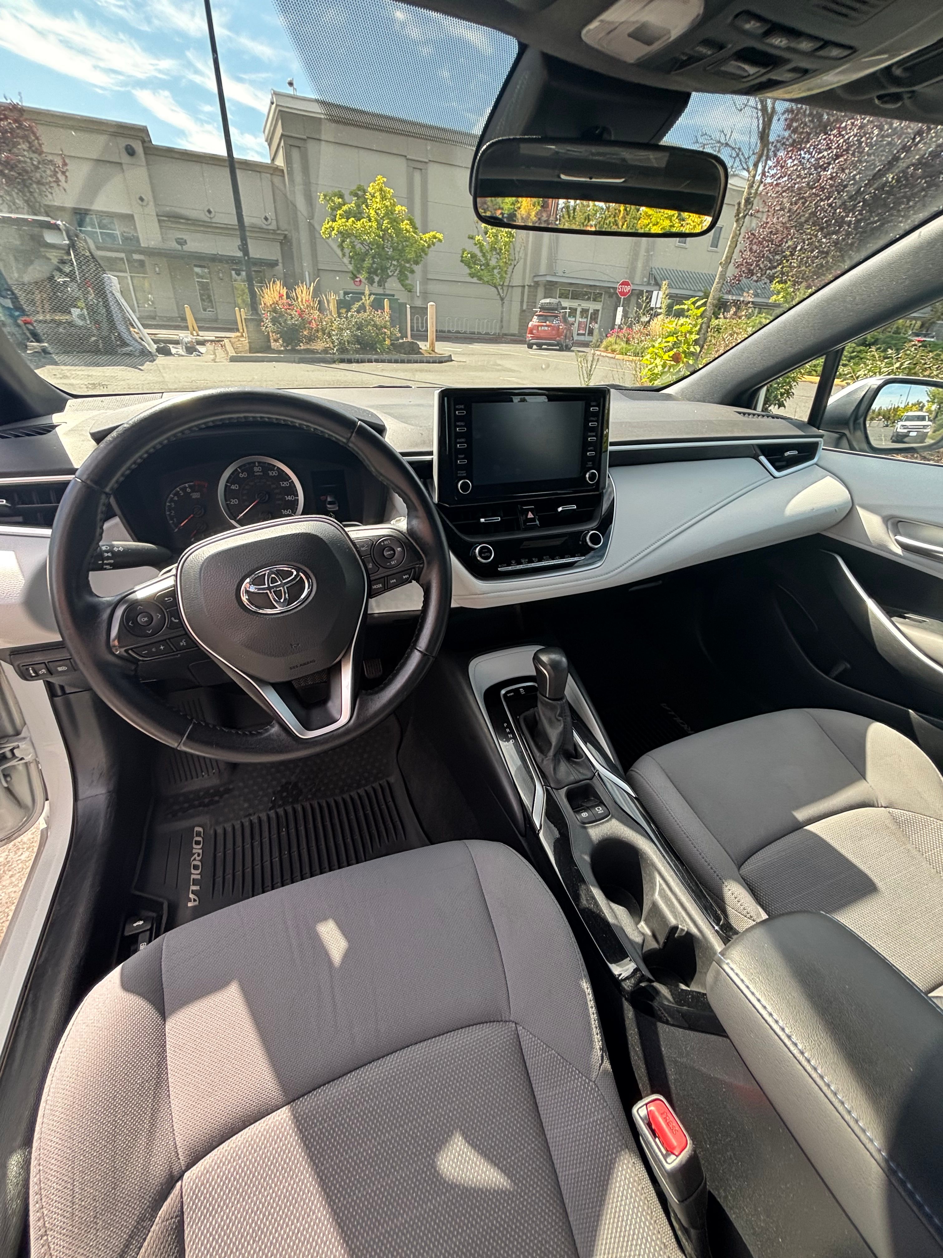 Used 2020 Toyota Corolla SE w/ SE Premium Package FWD image 10