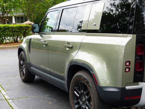 Used 2024 Land Rover Defender 110 S AWD/4WD image 10
