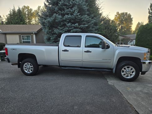Used 2013 Chevrolet Silverado 3500 LT image 4