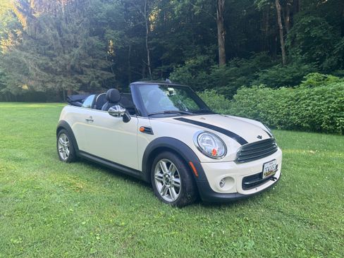 Used 2014 MINI Cooper Convertible FWD image 1