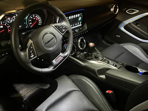 Used 2018 Chevrolet Camaro SS image 2