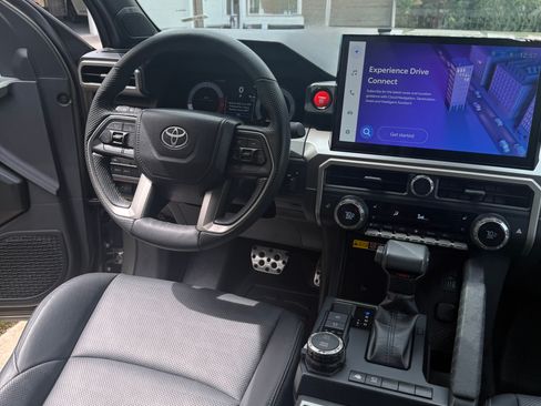 Used 2024 Toyota Tacoma TRD Sport w/ TRD Sport Premium Package image 11