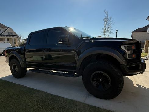 Used 2018 Ford F150 Raptor w/ Equipment Group 802A Luxury image 17