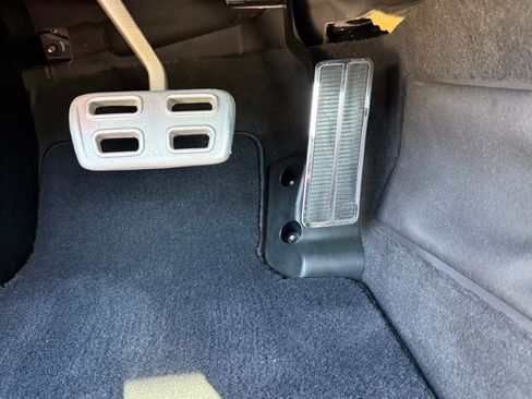 Used 2006 Chevrolet Corvette Coupe w/ Preferred Equipment Group image 28