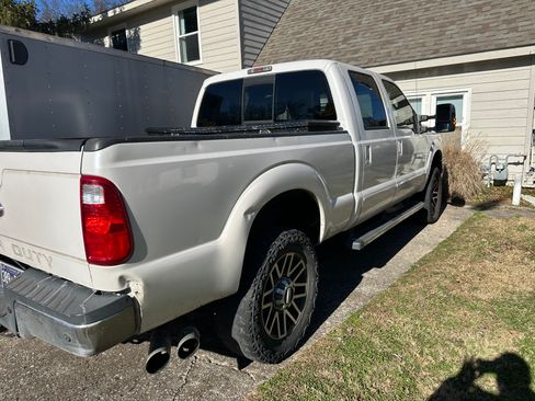 Used 2013 Ford F250 Lariat w/ Lariat Ultimate Pkg image 9