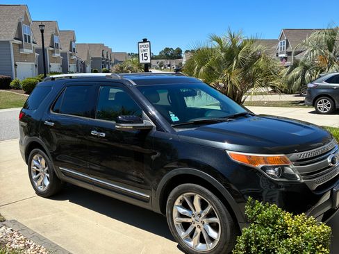 Used 2013 Ford Explorer XLT FWD image 5