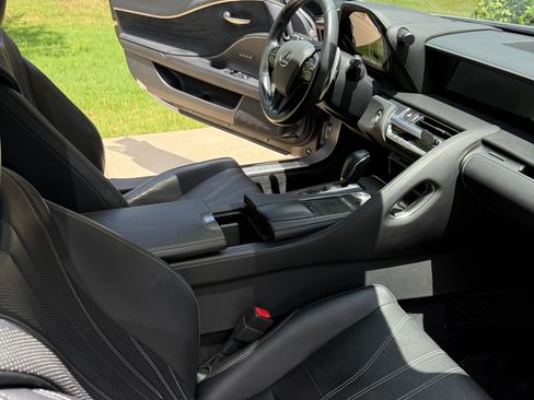 Used 2018 Lexus LC 500 Coupe w/ Touring Package RWD image 19