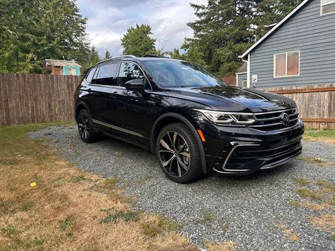 Used 2022 Volkswagen Tiguan SEL R-Line AWD/4WD image 2