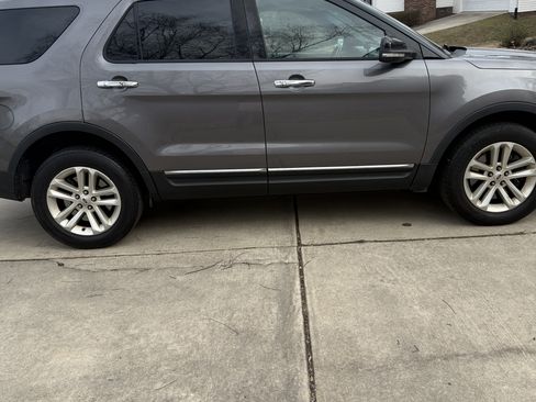 Used 2013 Ford Explorer XLT image 11