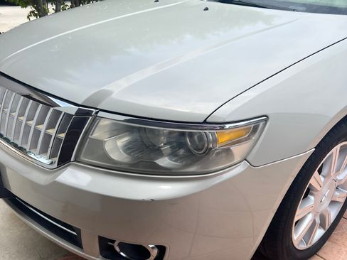 Used 2007 Lincoln MKZ image 1