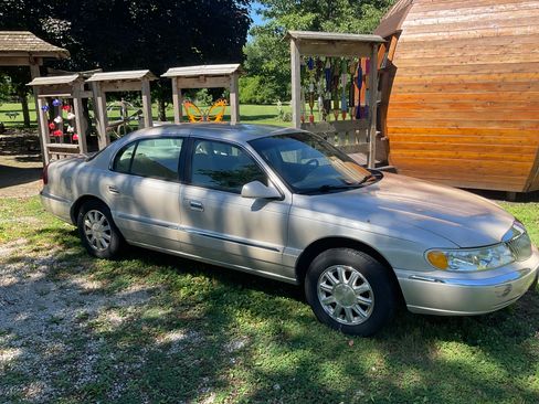 Used 2000 Lincoln Continental FWD image 1