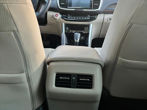 Used 2016 Honda Accord EX image 17