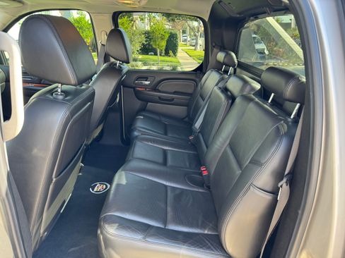 Used 2008 Cadillac Escalade EXT image 15