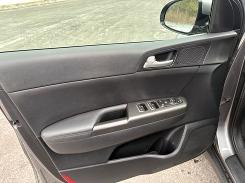 Used 2017 Kia Sportage EX w/ EX Premium Package image 6