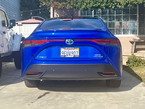 Used 2021 Toyota Mirai image 12