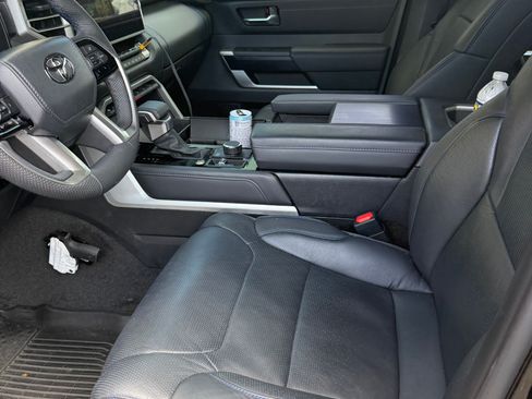Used 2025 Toyota Sequoia Platinum AWD/4WD image 10