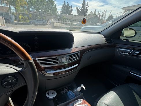 Used 2007 Mercedes-Benz S 550 image 12