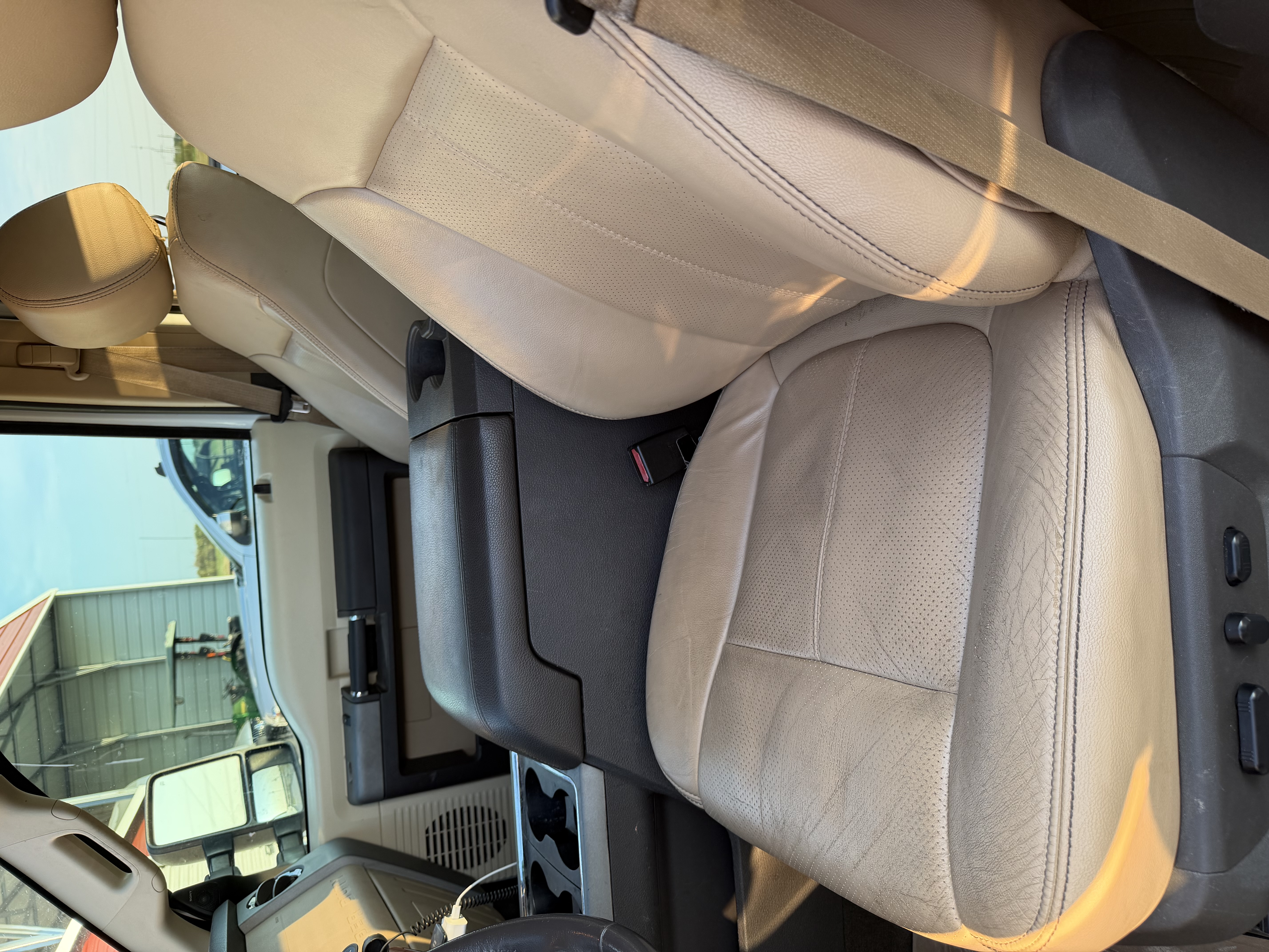Used 2016 Ford F250 Lariat w/ Lariat Interior Package AWD/4WD image 5