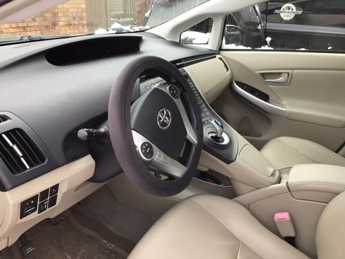 Used 2010 Toyota Prius Three image 4