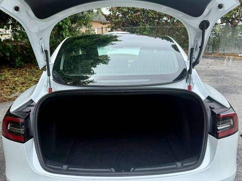 Used 2020 Tesla Model 3 Long Range image 15