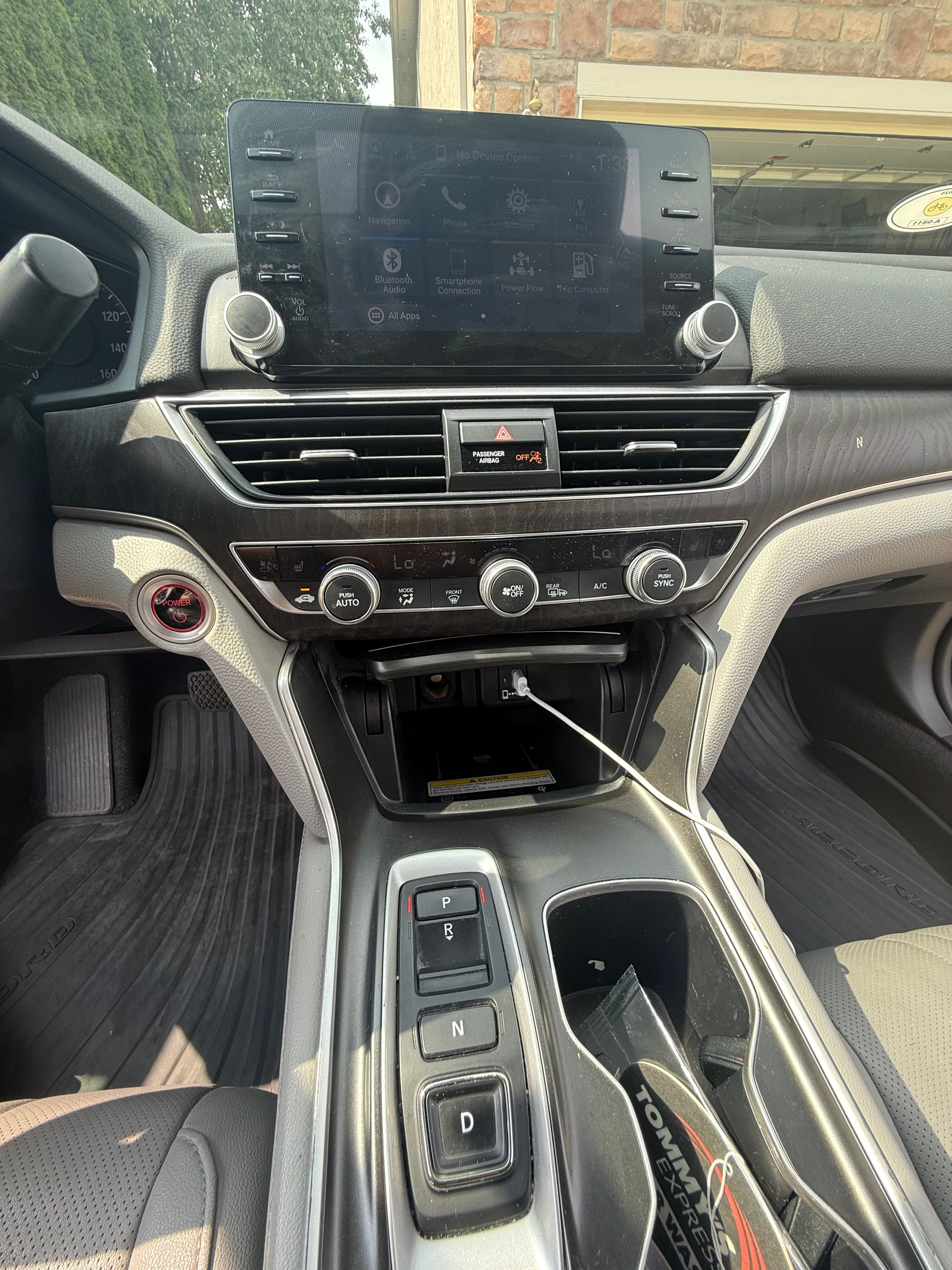 Used 2020 Honda Accord Touring image 11