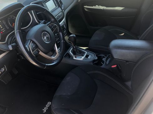 Used 2015 Jeep Cherokee Latitude image 12