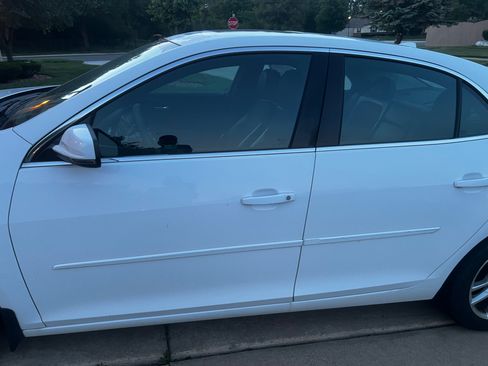 Used 2014 Chevrolet Malibu LT w/ Power Convenience Package FWD image 4