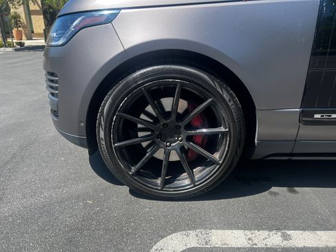 Used 2018 Land Rover Range Rover Long Wheelbase Autobiography image 14