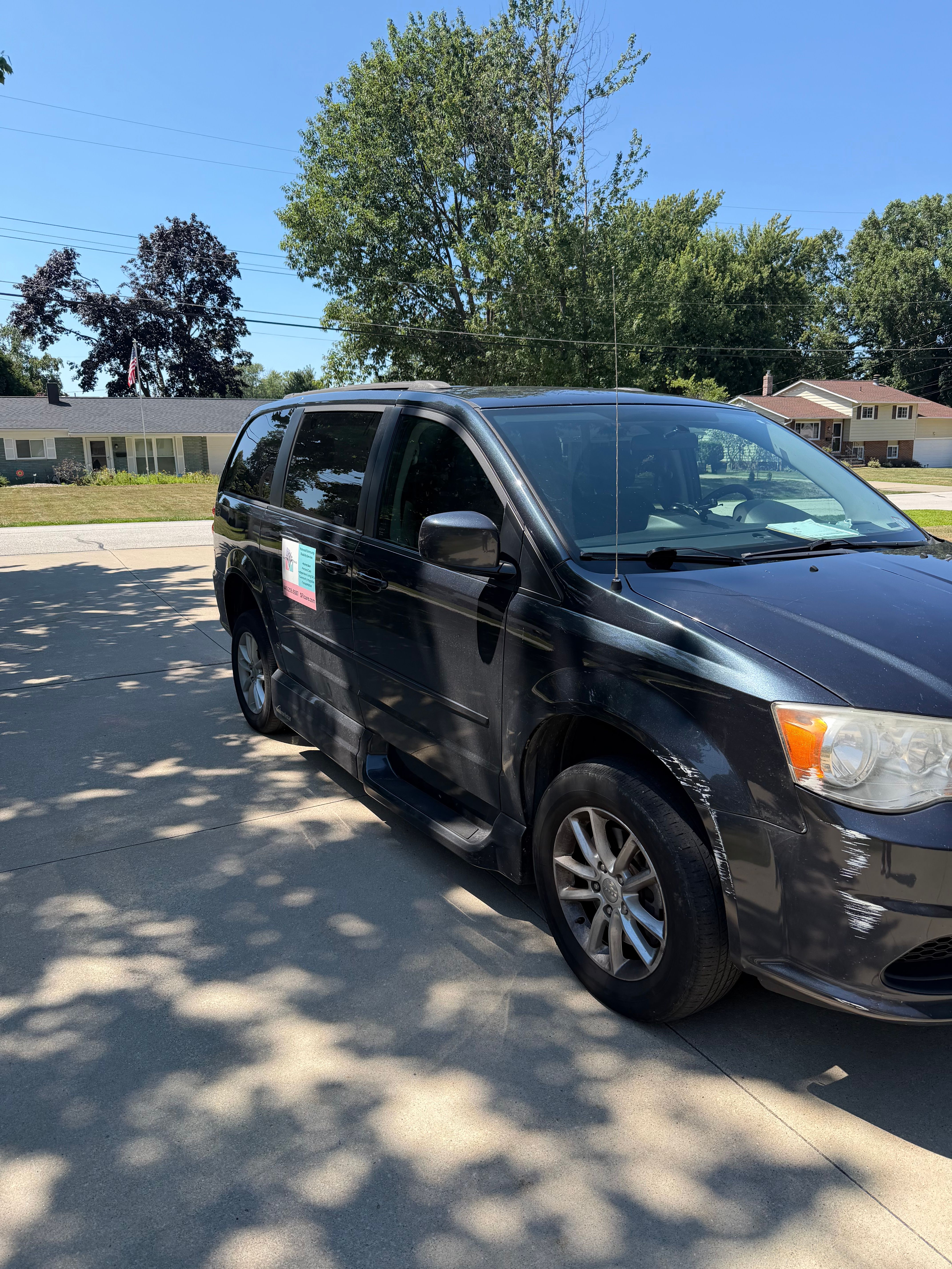 Used 2014 Dodge Grand Caravan SXT FWD image 6