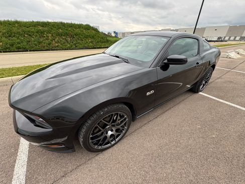 Used 2012 Ford Mustang GT Premium RWD image 6