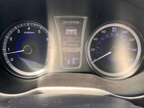 Used 2013 Hyundai Azera image 16