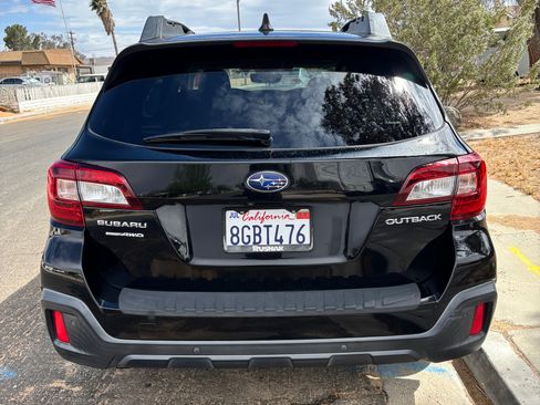 Used 2018 Subaru Outback 2.5i Limited AWD/4WD image 16