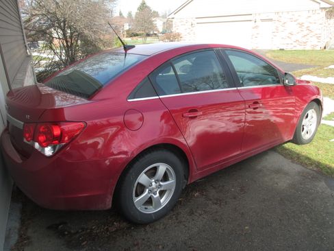 Used 2014 Chevrolet Cruze LT image 2