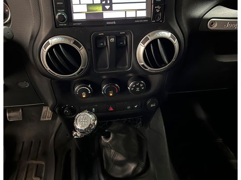 Used 2015 Jeep Wrangler Rubicon image 17