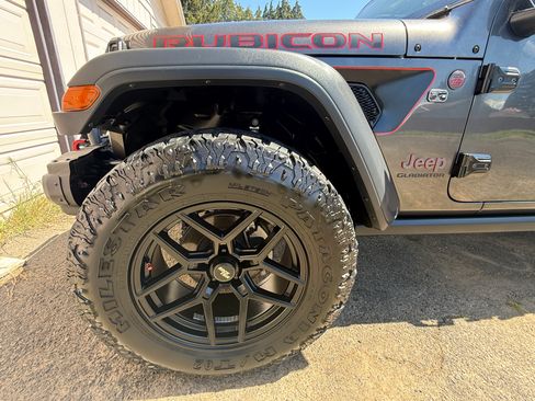 Used 2021 Jeep Gladiator Rubicon AWD/4WD image 8