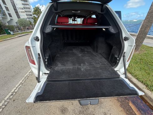 Used 2021 Rolls-Royce Cullinan image 17