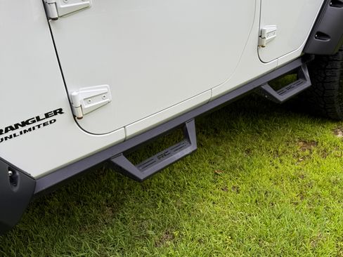 Used 2017 Jeep Wrangler Unlimited Rubicon w/ Dual Top Group image 5