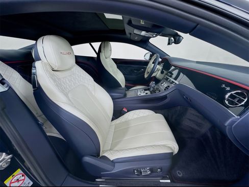 Used 2021 Bentley Continental GT V8 image 2