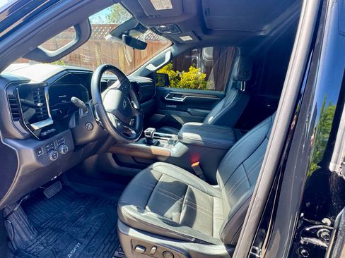 Used 2024 Chevrolet Silverado 1500 High Country w/ Midnight Edition image 11