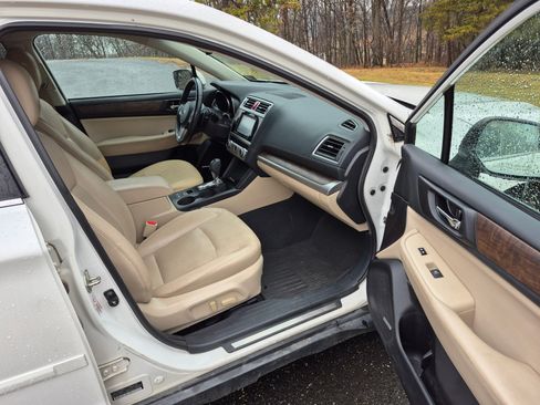 Used 2016 Subaru Outback 2.5i Limited image 11
