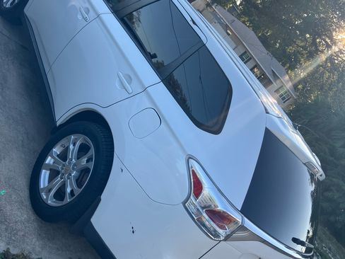 Used 2014 Mitsubishi Outlander SE image 5