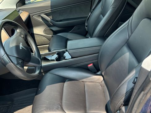 Used 2019 Tesla Model 3 Mid Range RWD image 11
