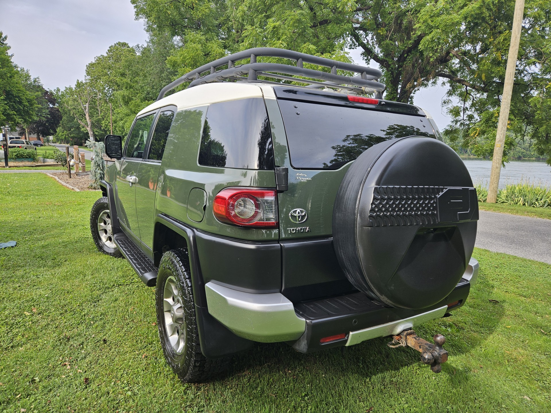 Used 2012 Toyota FJ Cruiser 4WD w/ Upgrade Pkg image 8